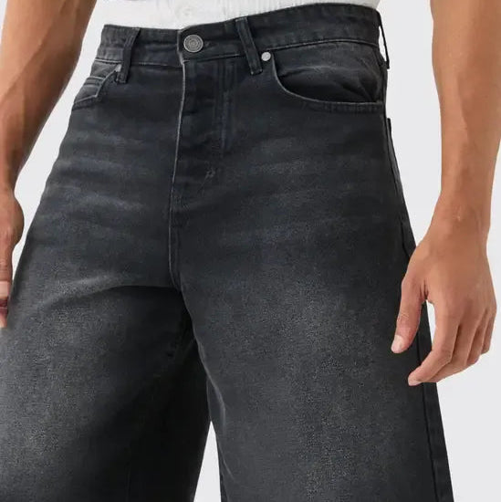 Men's wide leg knee length denim shorts